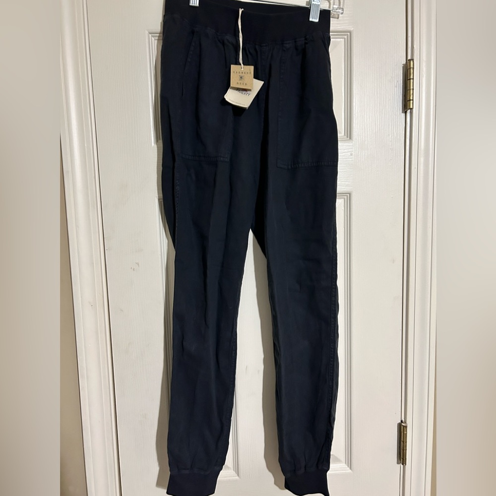 XS Faherty joggers